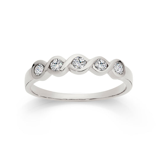 9ct white gold cubic zirconia ring